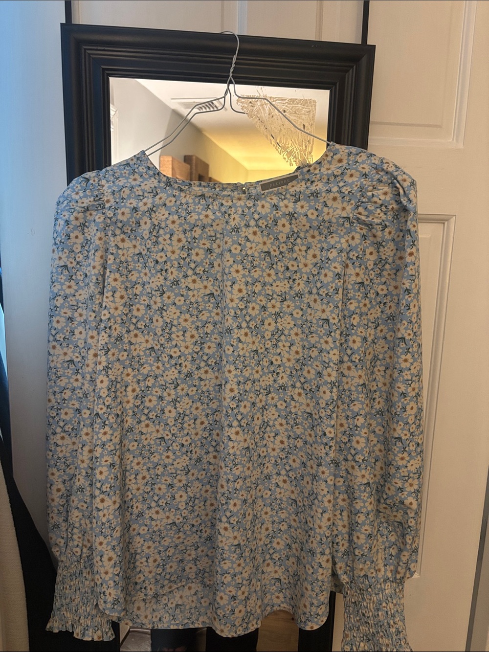 Puff sleeve floral blouse